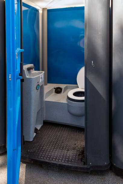 Best Wedding porta potty rental  in Elwood, KS