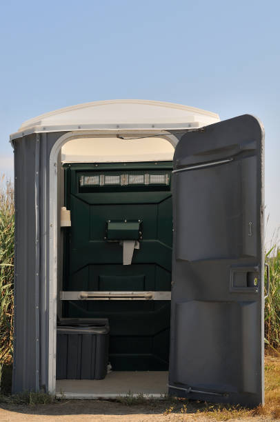 Best Construction site porta potty rental  in Elwood, KS